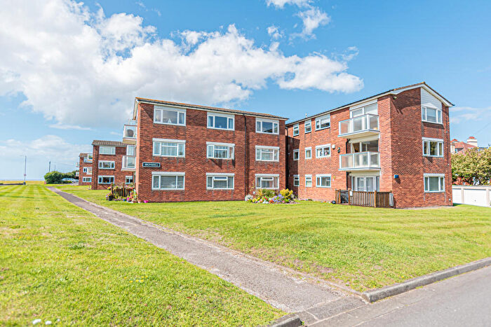 2 Bedroom Flat To Rent In The Serpentine South, Blundellsands, L23