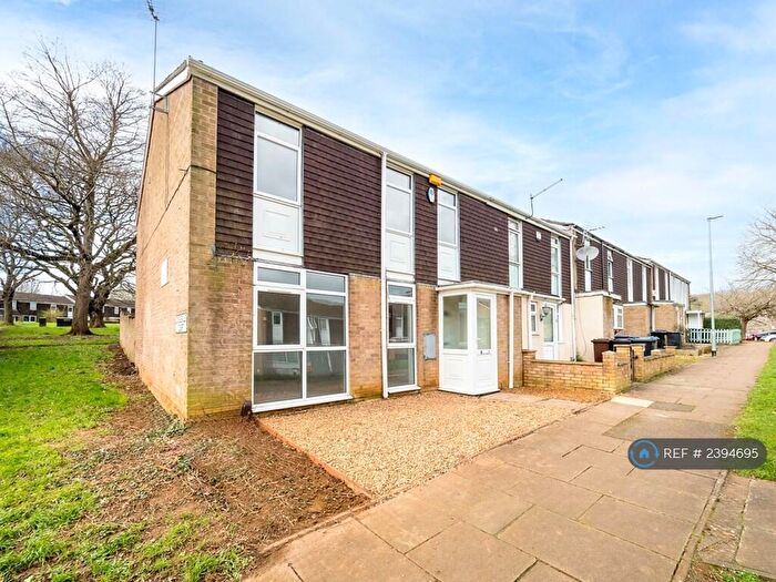 4 Bedroom End Of Terrace House To Rent In Longueville Court, Northampton, NN3