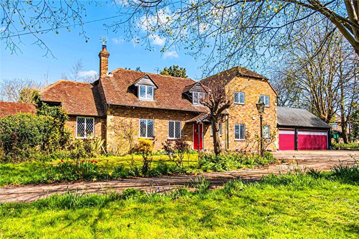 5 Bedroom Detached House For Sale In Barnes Lane, Kings Langley, Hertfordshire, WD4