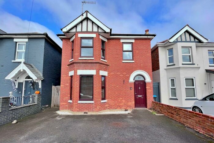 4 Bedroom Detached House To Rent In Charminster, BH8