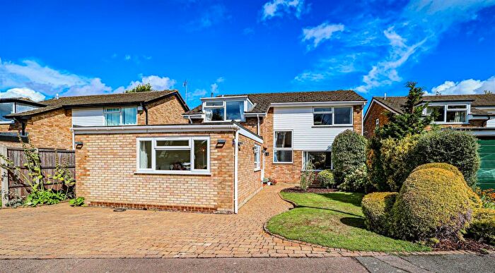 4 Bedroom Detached House For Sale In Lombardy Close, Hemel Hempstead, HP2