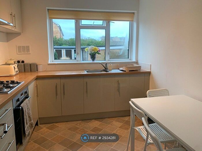 2 Bedroom Flat To Rent In Hadrian Way, Staines-Upon-Thames, TW19