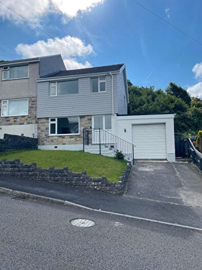 3 Bedroom Semi-Detached House To Rent In Dolau Fan Road, Burry Port, SA16