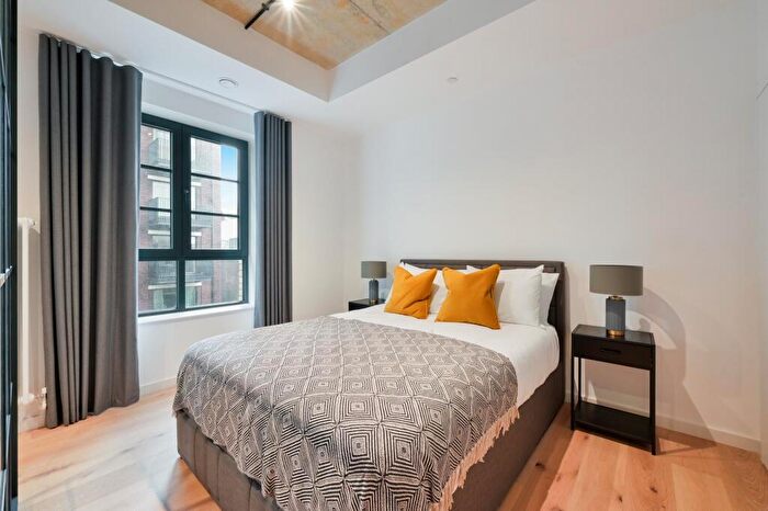 Apartment For Sale In Douglass Tower, Goodluck Hope, London, E14