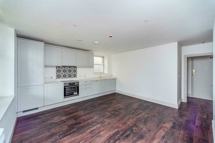 1 Bedroom Apartment To Rent In Cathedral Road, Cardiff, CF11