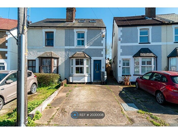 2 Bedroom Semi-Detached House To Rent In Earlswood Road, Redhill, RH1