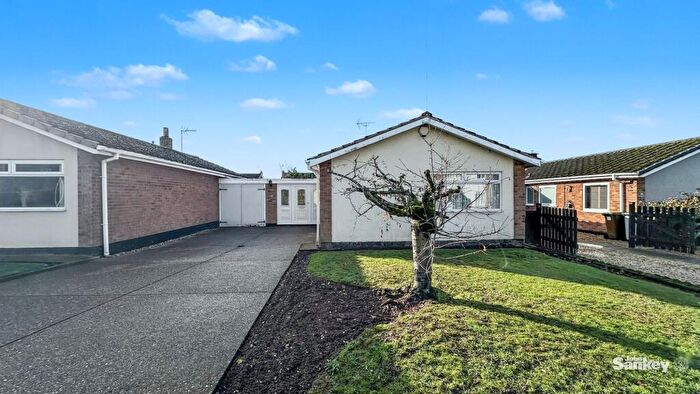 2 Bedroom Detached Bungalow For Sale In Kingston Drive, Ollerton, NG22