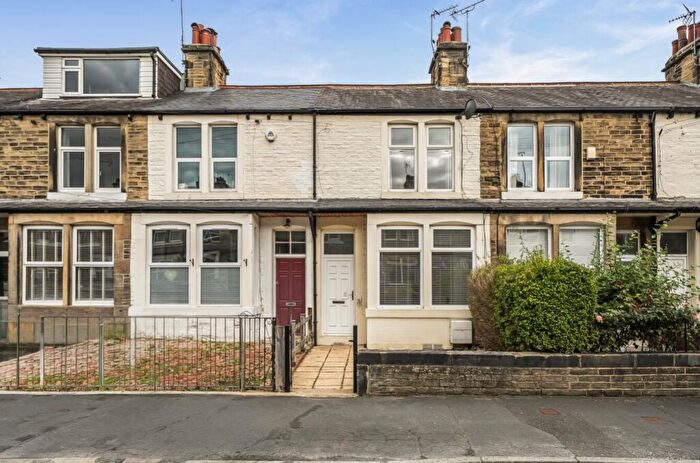 2 Bedroom Terraced House For Sale In Cecil Street, Harrogate, HG1