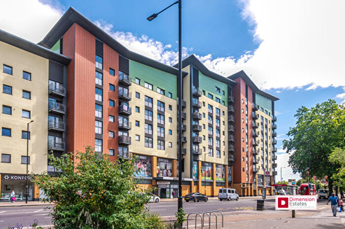 2 Bedroom Apartment To Rent In The Broadway, Edmonton, North London, London, N9
