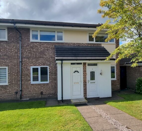 2 Bedroom Flat To Rent In Rushey Field, Bromley Cross, Bolton, BL7