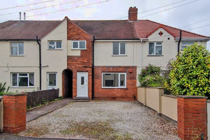 3 Bedroom Semi-Detached House To Rent In Dovehouse Fields, Lichfield, WS14