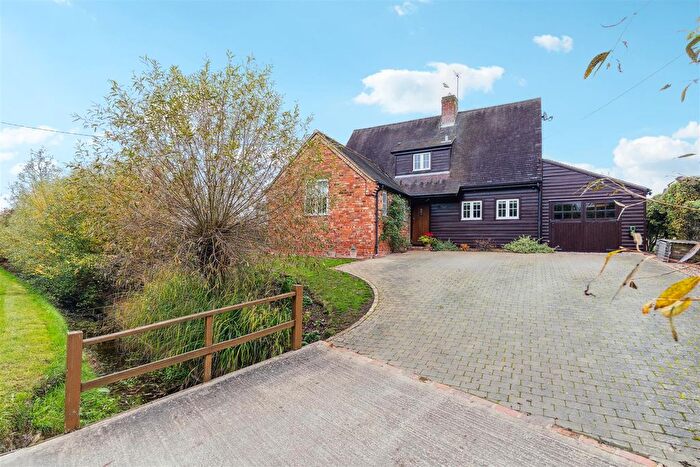 4 Bedroom Detached House For Sale In Watery Lane, Beachampton, Milton Keynes, MK19