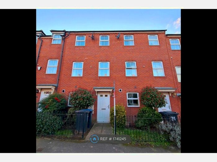 4 Bedroom Terraced House To Rent In Lathkill Street, Market Harborough, LE16