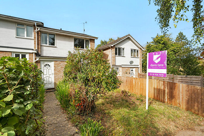 3 Bedroom Semi-Detached House For Sale In Brookside Walk, Burghfield Common, Reading, Berkshire, RG7