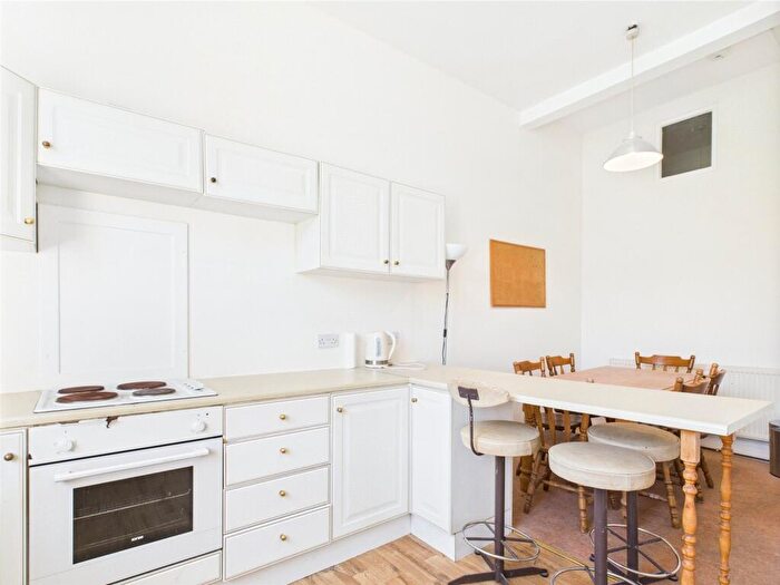 1 Bedroom Apartment To Rent In Gilmore Place, Fountainbridge, Edinburgh, EH3