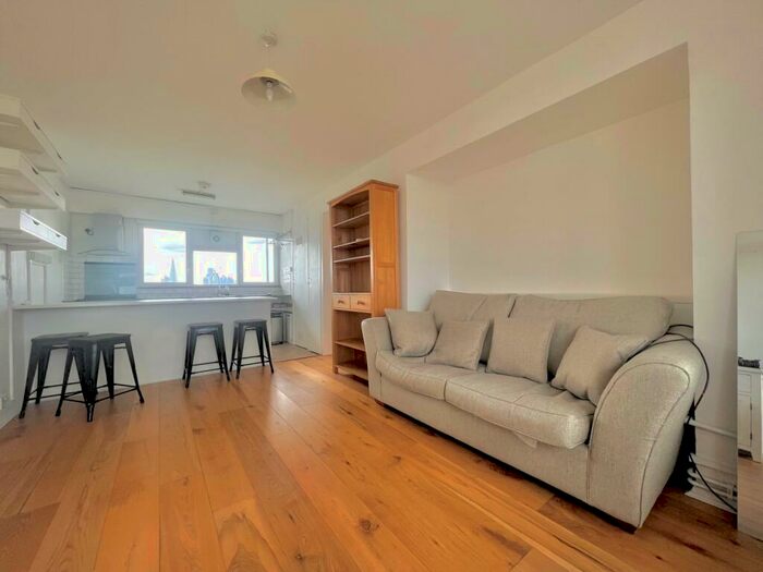 1 Bedroom Flat To Rent In Marchwood Close London, SE5