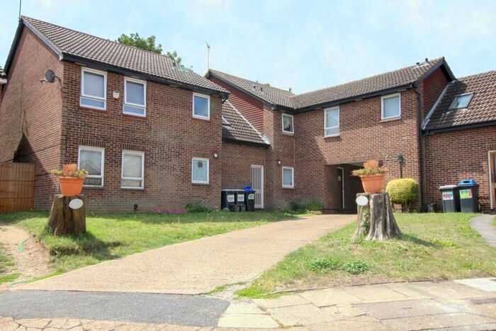 Studio To Rent In Wyatt Road, Crayford, Dartford DA1