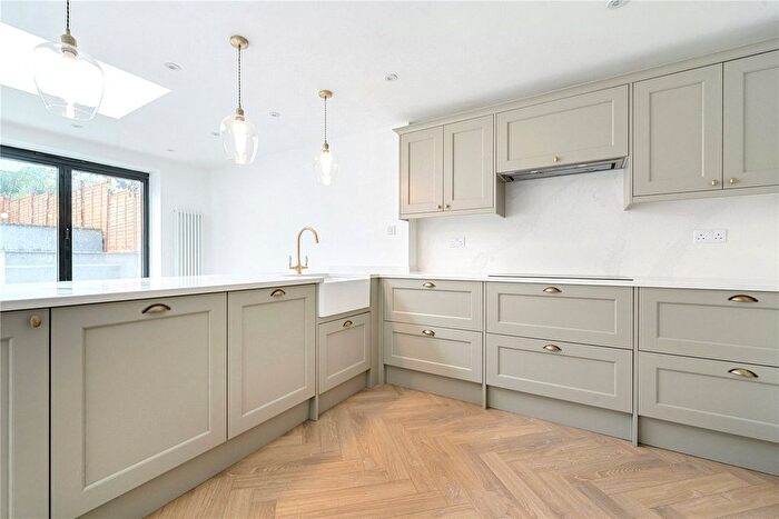 5 Bedroom Detached House To Rent In Torrington Gardens, London, N11