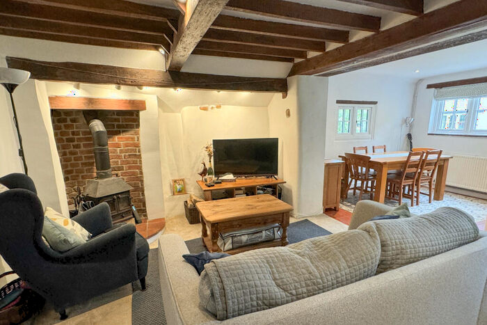 2 Bedroom Cottage For Sale In Long Crendon, Buckinghamshire, HP18