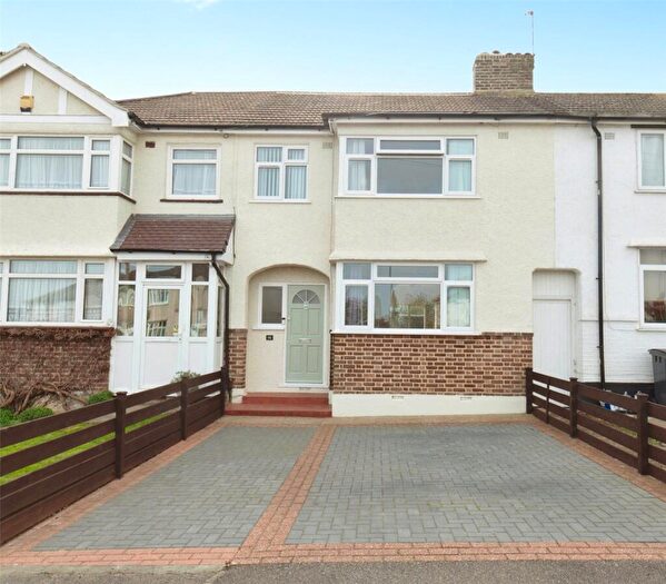 3 Bedroom Terraced House For Sale In Parbury Rise, Chessington, KT9