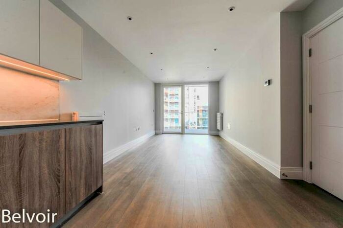 2 Bedroom Apartment To Rent In Queenshurst Square Kingston, KT2