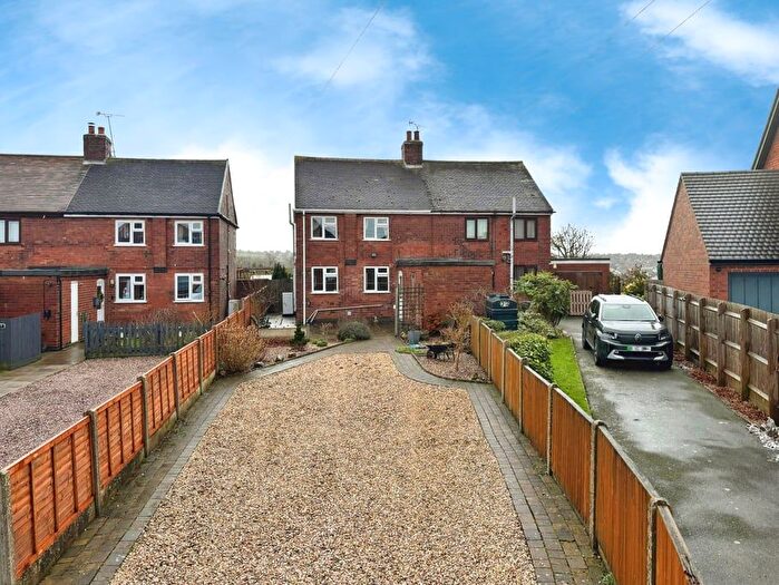 3 Bedroom Semi-Detached House For Sale In Tower Road, Swadlincote, DE11