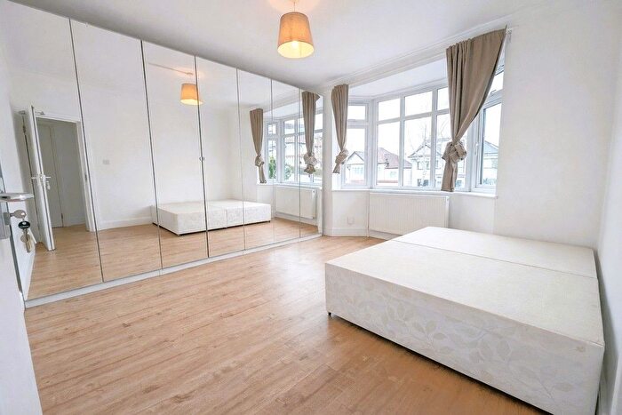 7 Bedroom Semi Detached House To Rent In Greyhound Hill, London, NW4