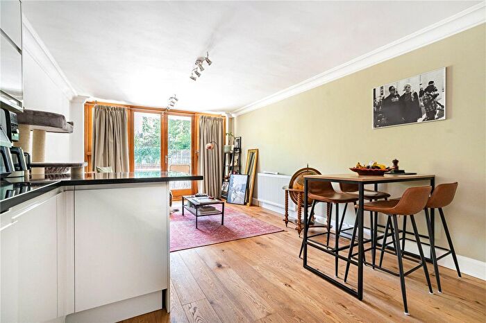 1 Bedroom Flat For Sale In Crescent Road, London, N8