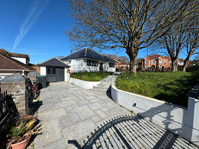 2 Bedroom Detached House To Rent In Manor Road, Woodford Green, Essex, IG7