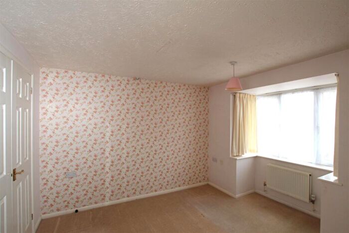 2 Bedroom Semi-Detached Bungalow For Sale In Cedar Close, Market Rasen, LN8