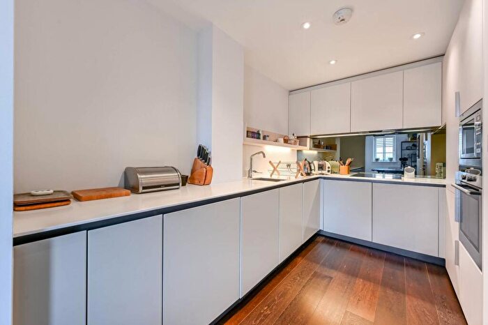 2 Bedroom Flat For Sale In Wharf Road, Angel, London, N1