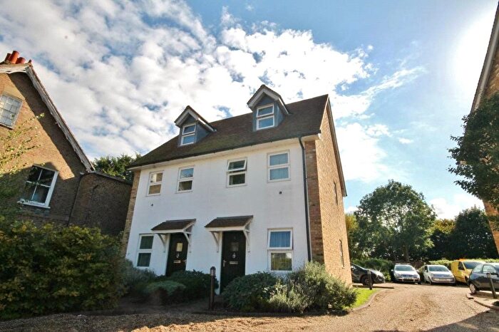 Studio For Sale In Bath Road, West Drayton, UB7