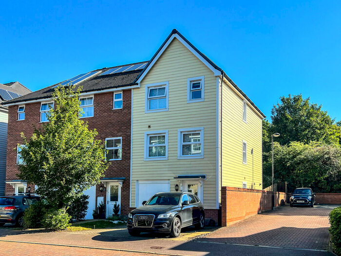 4 Bedroom End Of Terrace House To Rent In Plaxton Way, Ware, SG12