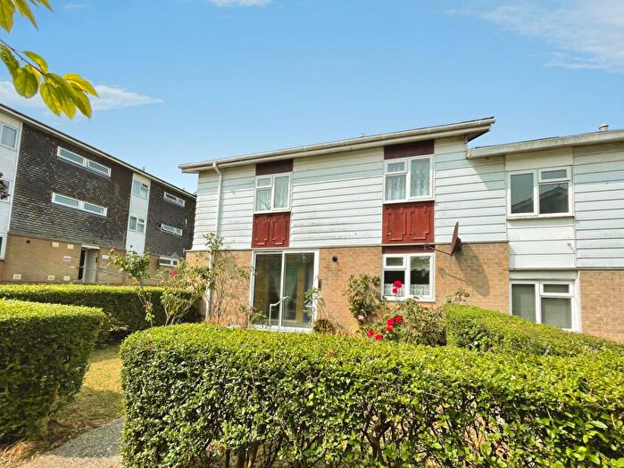 3 Bedroom End Of Terrace House For Sale In Tintern Close, Basingstoke, RG24