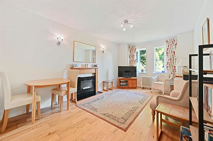 1 Bedroom Flat For Sale In Blakesley Avenue, London, W5