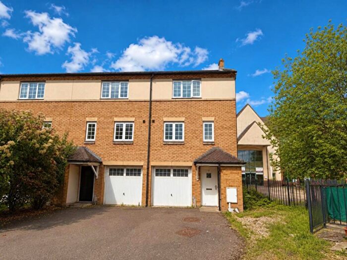 3 Bedroom Town House For Sale In Dainty Grove, Grange Park, Northampton, NN4