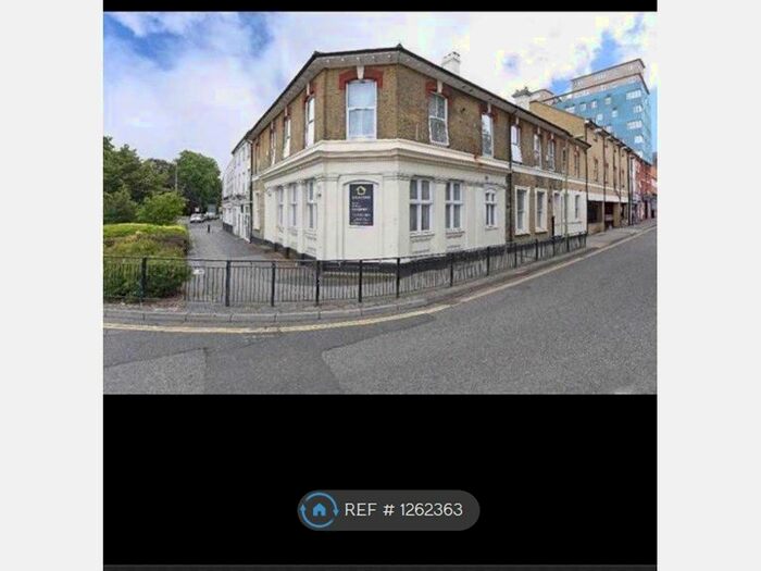 1 Bedroom Flat To Rent In Apsley House, Aldershot GU11