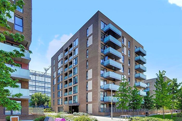 2 Bedroom Apartment To Rent In Aberfeldy Village, London, E14