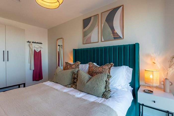 1 Bedroom Flat To Rent In Flat, Pall Mall, Liverpool, Merseyside, L3