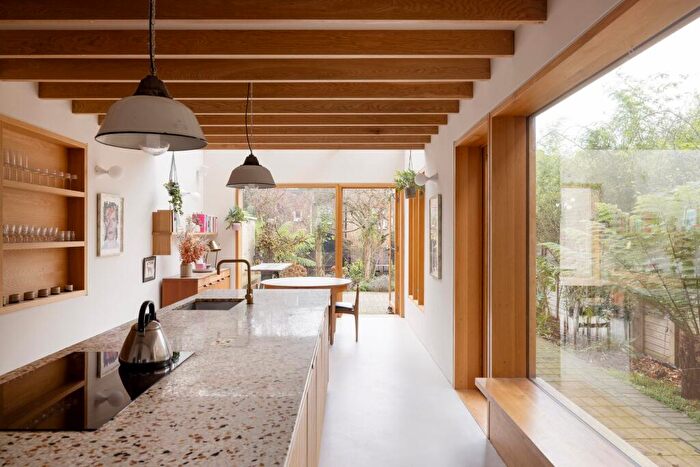 5 Bedroom Semi Detached House For Sale In Waveney Avenue, Nunhead, SE15