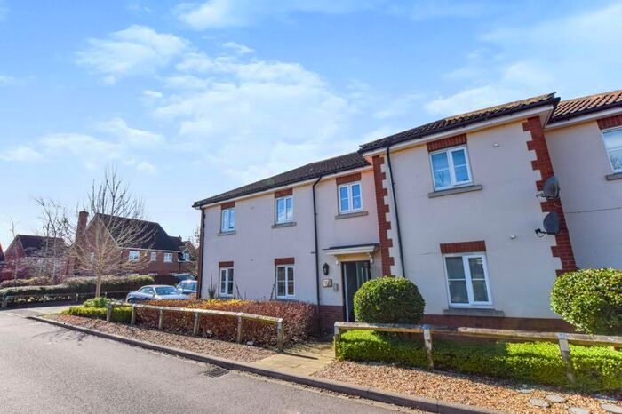 2 Bedroom Flat To Rent In Quinton House, Trow Close, Cotton End, Bedfordshire, MK45
