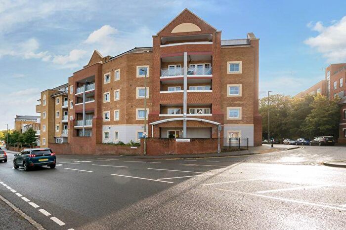 1 Bedroom Apartment To Rent In Flambard Way, Godalming, GU7