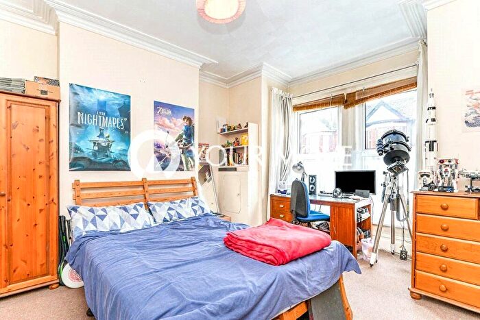 6 Bedroom House To Rent In Shakespeare Avenue, Southampton, Hampshire, SO17