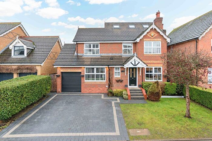 5 Bedroom Detached House For Sale In Thorpeside Close, Staines-Upon-Thames, TW18