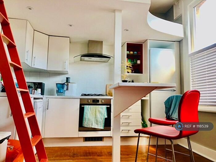 2 Bedroom Flat To Rent In Railton Road, London, SE24