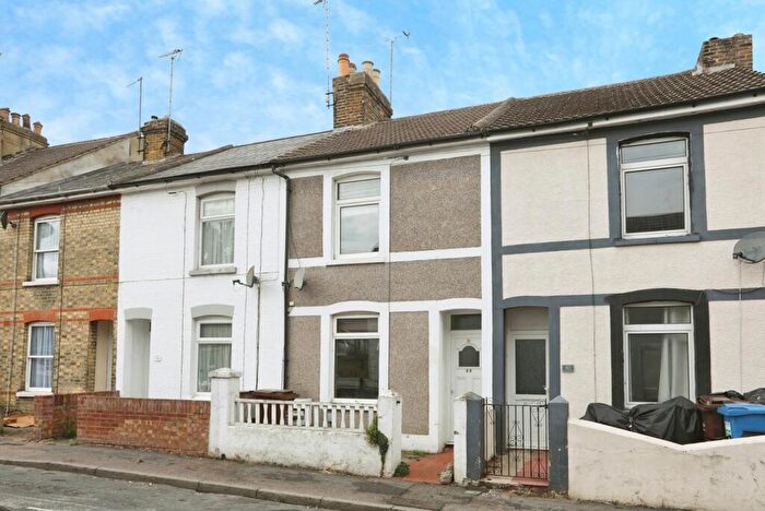 2 Bedroom Terraced House For Sale In East Street, Gillingham, Kent, ME7