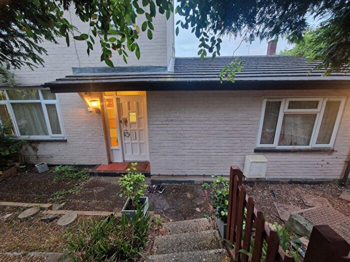 3 Bedroom Detached House To Rent In Prestwick Road, Watford, Hertfordshire, WD19