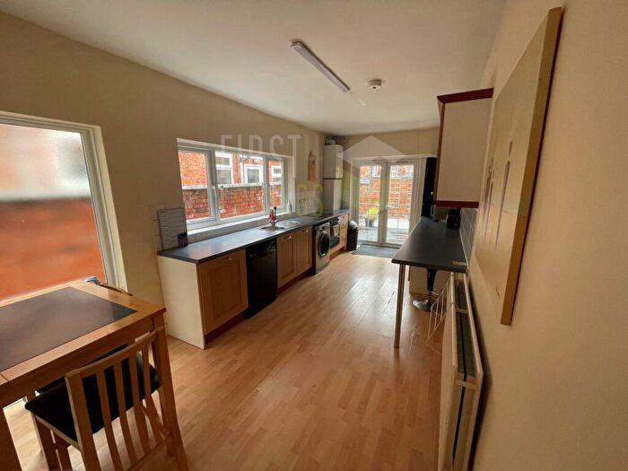 4 Bedroom Terraced House To Rent In Barclay Street, West End, LE3