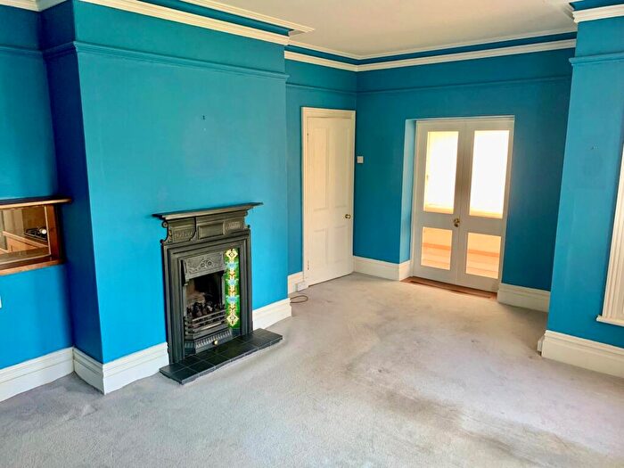 4 Bedroom Detached House For Sale In The Mount, Heswall, Wirral, Merseyside, CH60
