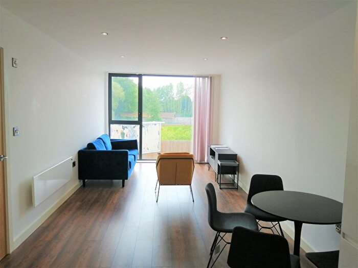 2 Bedroom Flat To Rent In Crossbank, Salford, M7